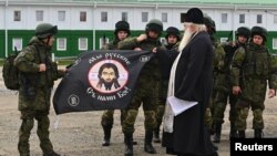 Відправлення мобілізованих резервістів РФ на неспровоковану російську війну в Україні. 31 жовтня 2022. REUTERS/Sergey Pivovarov