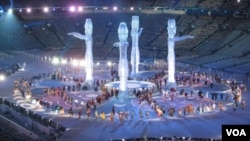 First Nations from across Canada participate in the opening ceremony of the 2010 Winter Olympics, Feb. 12, 2010, at BC Place Stadium in Vancouver, British Columbia, Canada. (Craig McCulloch/VOA)