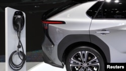 รถยนต์ไฟฟ้าในเทศกาลมอเตอร์โชว์นานาชาติ กรุงเทพมหานคร เมื่อ 30 มีนาคม 2022 (ที่มา: Reuters)