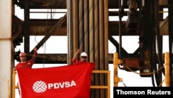 La crisis venezolana ha llegado a tal punto que el gobierno madurista ha recurrido a una transacción petrolera con Irán ya que la otrora gigante PDVSA es incapaz de suministrar combustible al país.