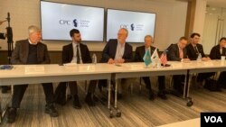 Kaspiy siyosat markazi, Vashington, 17-noyabr, 2022: Chapdan Vilyam Kortni, Yujin Chausovski, Gavin Helf, Richard Hoagland, Sergey Gretskiy va Uilder Alexandro Sanchez.