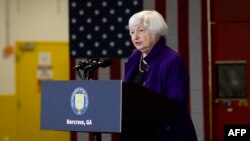 Јелен оди на состаноци во Кина во април, според извештаите на Политико, додека Одделот за финансии сè уште не го потврдил нејзиното патување 