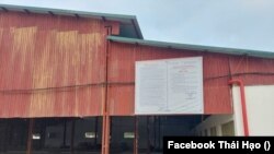 Bản nội quy và mức thu ở Chợ Trường Sơn.