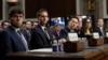 Pimpinan platform media sosial, dari kiri, CEO Discord Jason Citron, CEO Snap Evan Spiegel, CEO TikTok Shou Zi Chew, CEO X Linda Yaccarino, dan CEO Meta Mark Zuckerberg, dalam sidang Komite Kehakiman Senat AS di Capitol Hill, Washington, Rabu, 31 Januari 2024. (AP/Susan Walsh)
