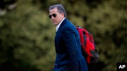 Обвинителите минатата недела го обвинија по три точки поврзани со фактот дека лажел оти користел нелегални дроги кога купил огнено оружје