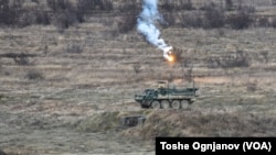 Договорена е набавка на 42 оклопни возила („страјкер“), кои се од американско производство