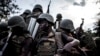 Des soldats de l'armée américaine avec des armes àOicha, territoire de Beni, Nord-Kivu, 7 octobre 2018.