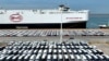FILE: Kendaraan listrik China, BYD (EV) sebelum dimuat ke pengangkut kendaraan roll-on dan roll-off "BYD Explorer No.1" untuk diekspor ke Brazil, di pelabuhan Lianyungang, provinsi Jiangsu, China, 25 April 2024. (China Daily via REUTERS)