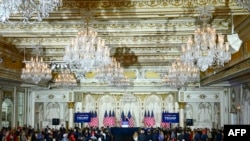 Ông Donald Trump phát biểu tại khu nghỉ dưỡng Mar-a-Lago của ông ở Palm Beach, bang Florida, tối ngày 4/4/2023.