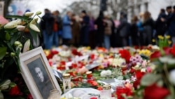 Russian Citizens Arrested While Paying Tribute to Alexey Navalny