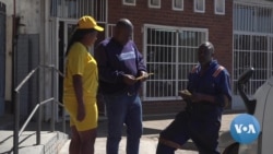  Zimbabwe Opposition Turns to Door-to-Door Campaigns 