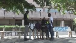 Les étudiants de l'université de Dakar attendent la réouverture de leur établissement