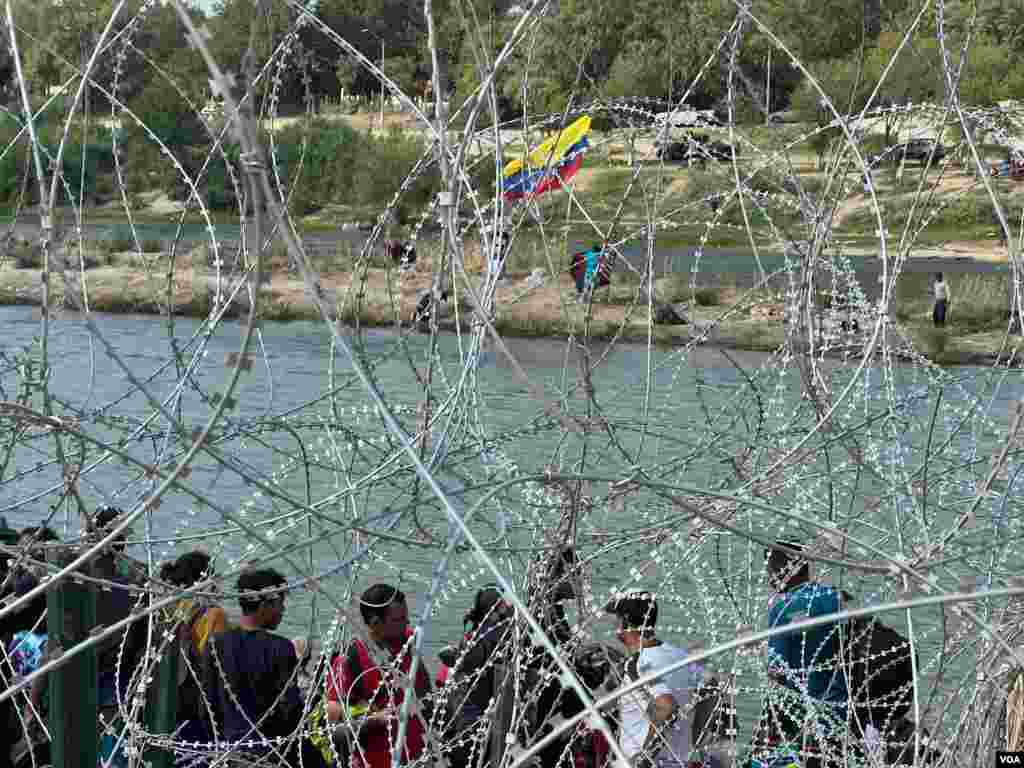 En estos grupos avanzan no solo venezolanos, también hay colombianos, cubanos y de otras nacionalidades que buscan una vida mejor.&nbsp;