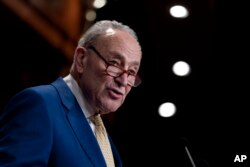 ชัค ชูเมอร์ ผู้นำเสียงข้างมากในวุฒิสภาสหรัฐฯ