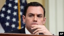 资料照片：美国国会众议院中国特设委员会主席、共和党众议员迈克·加拉格尔（2023年2月28日）