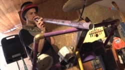 Los 'Latin Latas', el grupo que genera “conciencia ambiental” con instrumentos reciclados