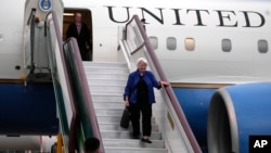 美国财政部长耶伦抵达中国广州白云国际机场。（2024年4月4日）