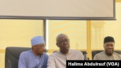 Da ga hagu: Faruk Ahmed da Heineken Lokpobiri