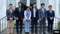 “台美国会议员联谊会”代表团在华盛顿双橡园合照，左起何志偉、江啟臣、劉世芳、陳以信、蔡適應及鄭正鈐。(2023年7月14日，美国之音锺辰芳拍摄）