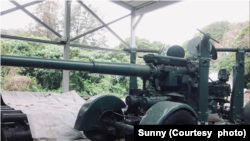 英軍留下來的軍火機槍。 (圖片來源：窮遊廢墟 臉書網頁)