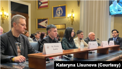 Про пережиті тортури українські діти, викрадені раніше Росією, розповідають під час слухань Гельсінської комісії США в Конгресі 31 січня 2024 року. Фото: Катерина Лісунова