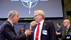 Шведскиот премиер Улф Кристерсон рече дека се надева оти претседателските избори следниот месец во Турција би можеле да означат пресвртница. 