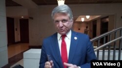 Майкл Маккол, конгресмен-республіканець від штату Техас під час інтерв’ю з кореспонденткою української служби Голосу Америки в Конгресі Катериною Лісуновою