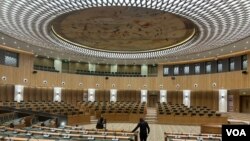 Zimbabwe's Parliament in Mount Hampden, about 60km northwest of Harare, is expected to take up legislation that officially bans the death penalty. (Columbus Mavhunga/VOA) 