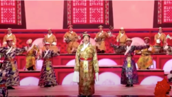 གར་གླུ་དཔལ་ཀྱི་ཆོས་འཁོར་ལྷ་ས།