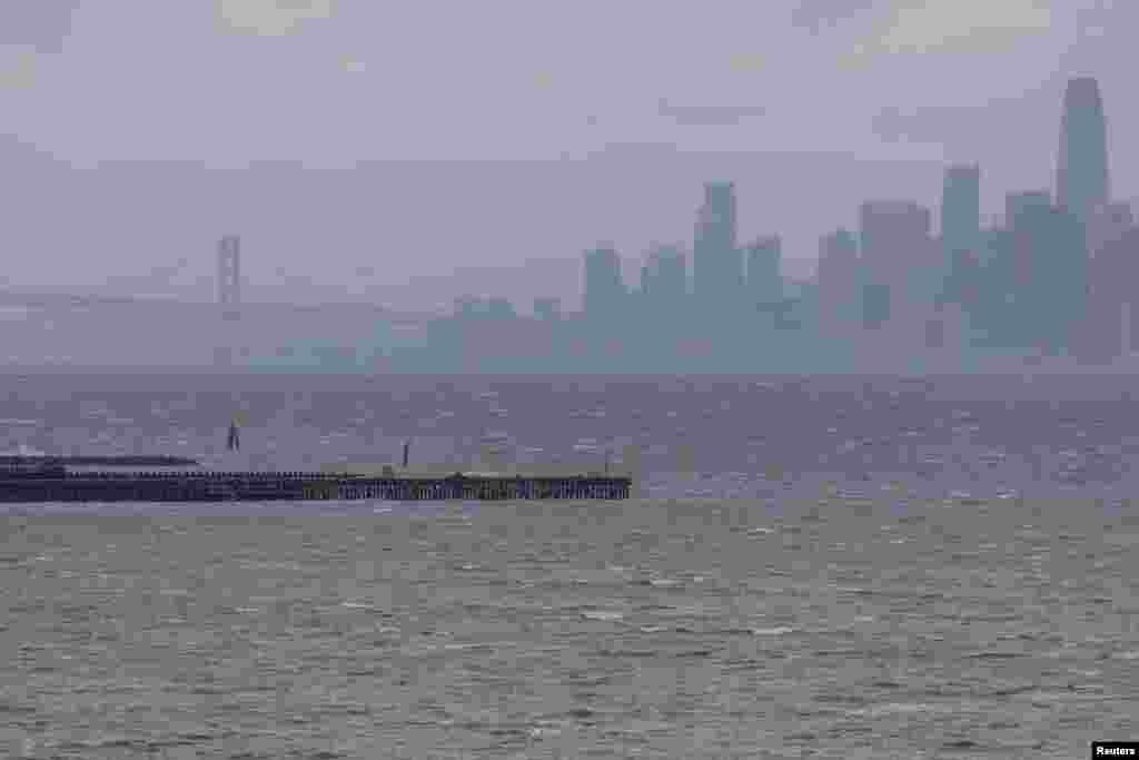 Una segunda tormenta fluvial atmosférica ha golpeado el estado de California y se espera que continúe hasta el martes 6 de febrerro de 2024 . Las fuertes lluvias podrían causar inundaciones y deslizamientos de tierra.