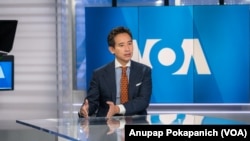 Pita Limjaroenrat gives an interview to VOA Thai on Oct. 31, 2023, in Washington. "I will find ways to change the game so Thailand has a full-fledged democracy," said the U.S.-educated leader of the Move Forward Party.