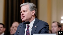 Директорот на ФБИ вели дека Пекинг е наклонет да предизвика „штети во реалниот свет на американските граѓани.