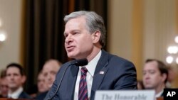 Direktur FBI, Christopher Wray saat memberikan keterangan di depan Komisi Senat AS di Washington, DC. 