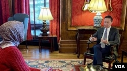 Tom Lembong dalam wawancara khusus VOA di Washington D.C.(VOA)