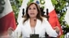 ARCHIVO - La presidenta de Perú, Dina Boluarte, durante un encuentro con la prensa internacional en Lima, en enero de 2023.