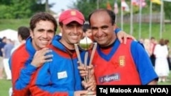 تاج ملوک، هستی گل عابد و کریم صادق 