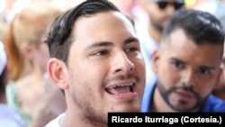 El diputado Juan Diego Vásquez lidera la coalición Vamos, integrada en su mayoría por jóvenes menores de 30 años. Foto: Ricardo Iturriaga.