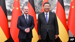 Presiden China Xi Jinping menerima Kanselir Jerman Olaf Scholz di Beijing hari Selasa, 16 April 2024. 