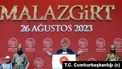 Recep Tayyip Erdoğan, Malazgirt'te halka seslendi.