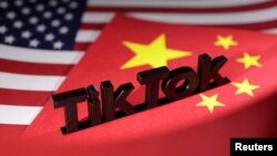 ILUSTRASI: Mayoritas warga Amerika percaya bahwa China menggunakan TikTok untuk membentuk opini publik AS. (REUTERS/Dado Ruvic)