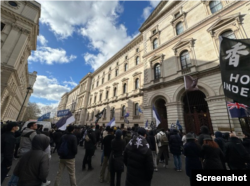 Over 400 protesters gathered on Saturday outside the British government's Foreign, Commonwealth and Development Office; Credit: RFA