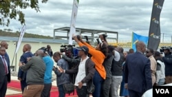 Zimbabwean journalists cover a story at a mine in Hwange district in April 2024. (Columbus Mavhunga/VOA)