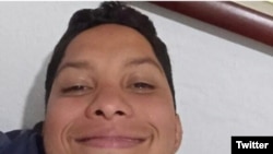 John Álvarez, estudiante de la Universidad Central de Venezuela (UCV) detenido y acusado de presunta conspiración. [Tomada de la publicación en la cuenta de la defensora de DDHH, Tamara Suju]