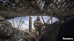 Військовий ЗСУ на передовій в Донецькій області, 13 квітня 2024 року. REUTERS/Thomas Peter