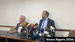 Jesús María Casal, presidente de la Comisión Nacional de Primaria atiende a dudas ante el anuncio de celebrar un proceso autogestionado. 