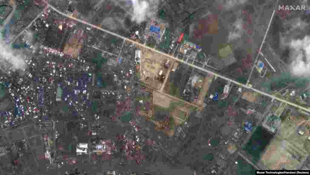 အင်အားပြင်ဆိုင်ကလုံး"မိုခါ" မဝင်ရောက်မီနဲ့ ဝင်ရောက်အပြီး ရခိုင်ပြည်နယ် စစ်တွေမြို့ကို ဝေဟင်မှတွေ့ရစဉ် (ဖေဖော်ဝါရီ ၁၇ >&nbsp;မေ ၁၅၊ ၂၀၂၃)