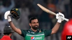 د پاکستان توپ وهونکی فخر زمان