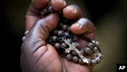 Plus de 80% des Ougandais sont chrétiens et parmi eux près de 40% sont catholiques.