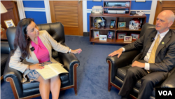 Kongressmen Adam Smit bilan suhbat, Vashington, 1-may, 2024