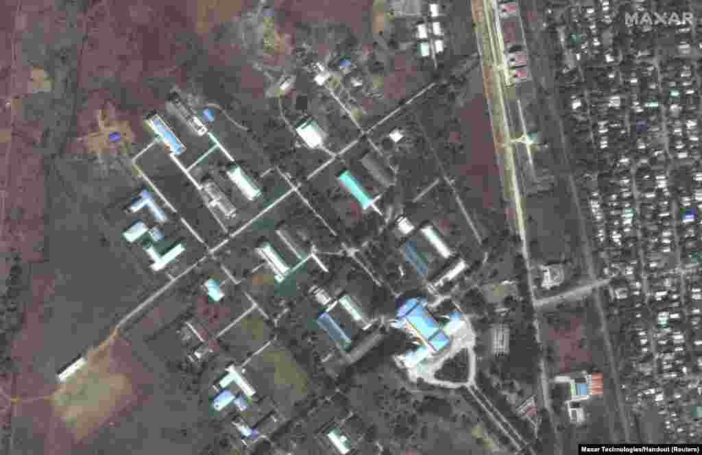 အင်အားပြင်ဆိုင်ကလုံး"မိုခါ" မဝင်ရောက်မီနဲ့ ဝင်ရောက်အပြီး ရခိုင်ပြည်နယ် စစ်တွေမြို့က စစ်တွေတက္ကသိုလ်ကို ဝေဟင်မှတွေ့ရစဉ် (ဖေဖော်ဝါရီ ၁၇ >&nbsp;မေ ၁၅၊ ၂၀၂၃)